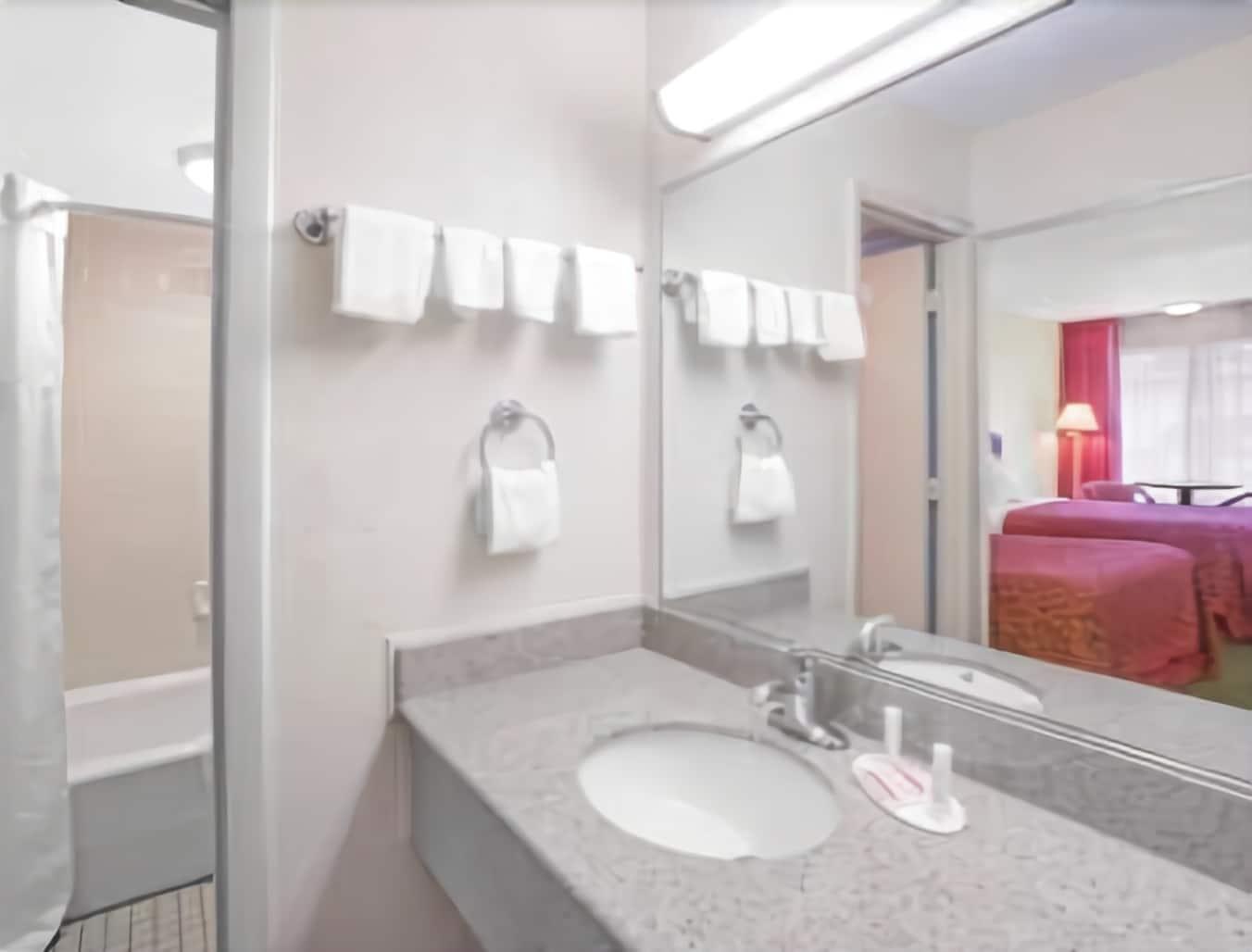 Days Inn By Wyndham Wilmington / University Kültér fotó