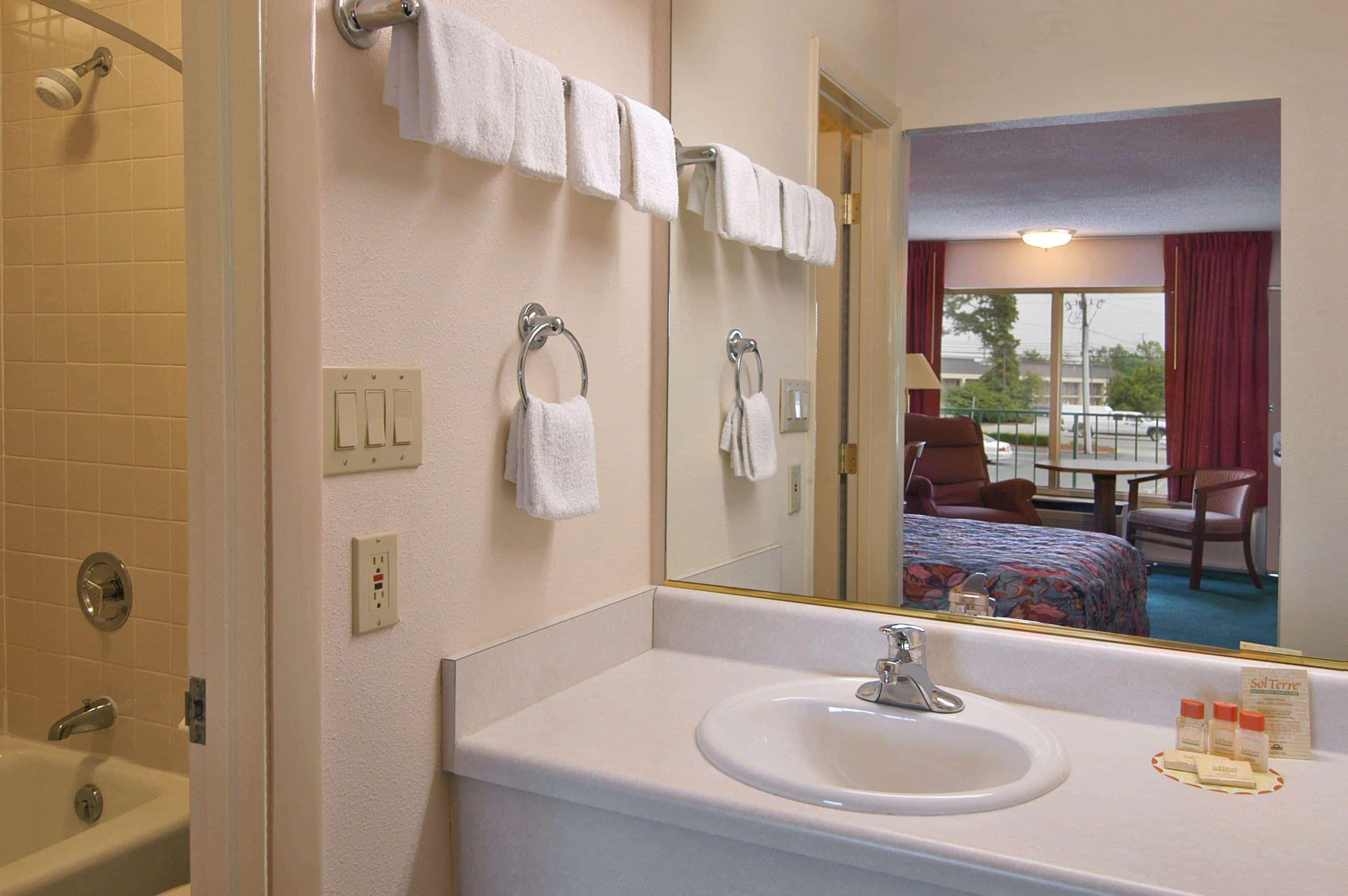 Days Inn By Wyndham Wilmington / University Kültér fotó