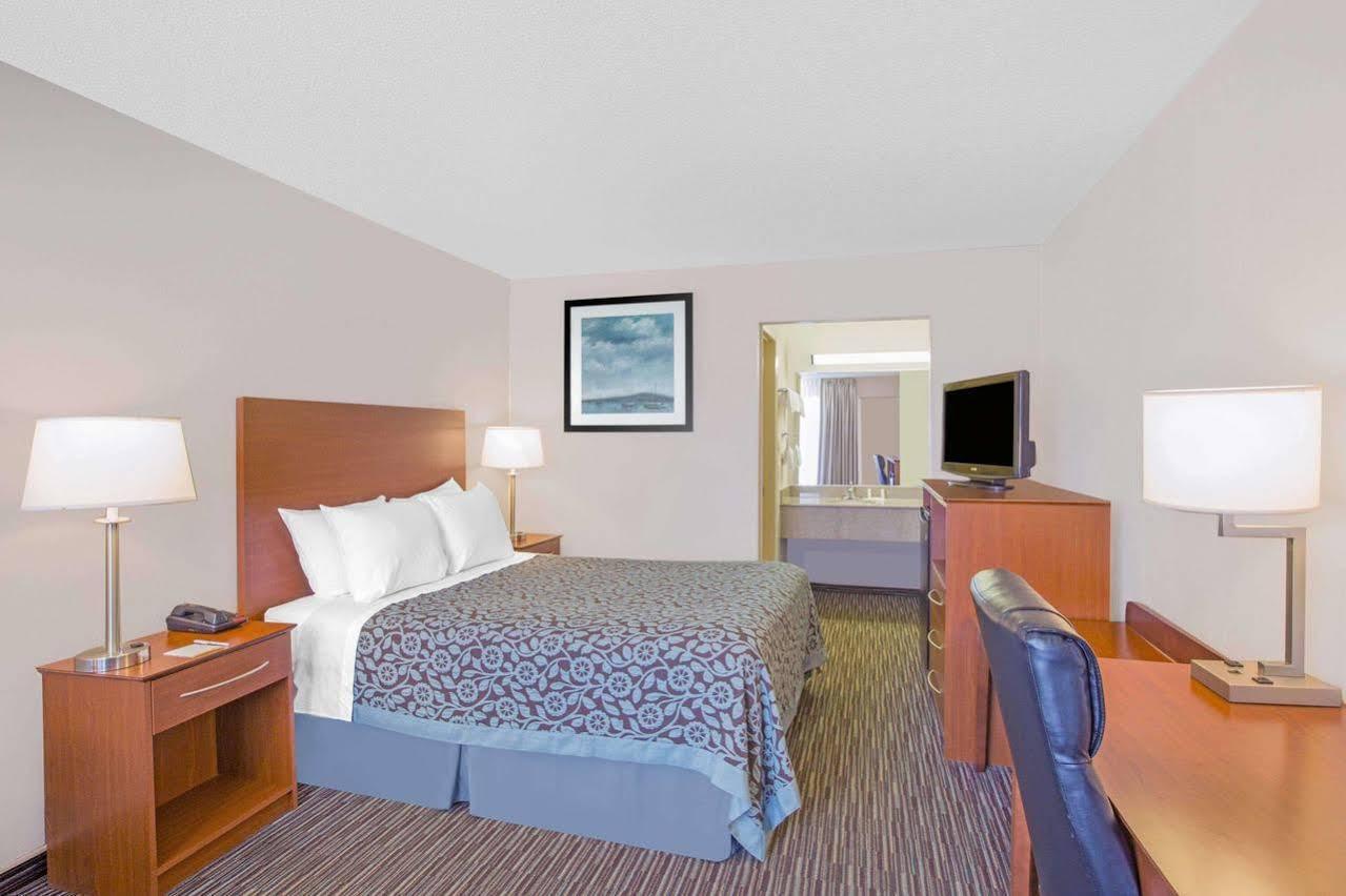 Days Inn By Wyndham Wilmington / University Kültér fotó
